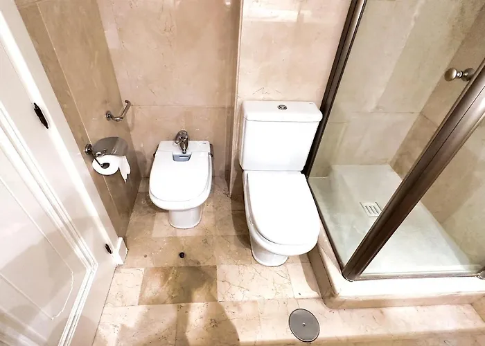 Appartement Pm 1-7a. Spacious Two Bedroom In Centre.