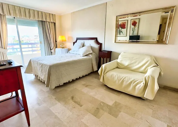 Pm 1-7a. Spacious Two Bedroom In Centre. * Marbella