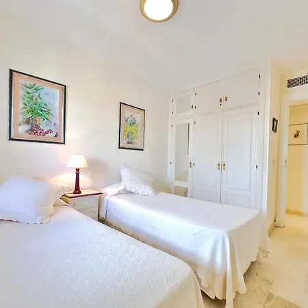 Appartement Pm 1-7a. Spacious Two Bedroom In Centre. Marbellac