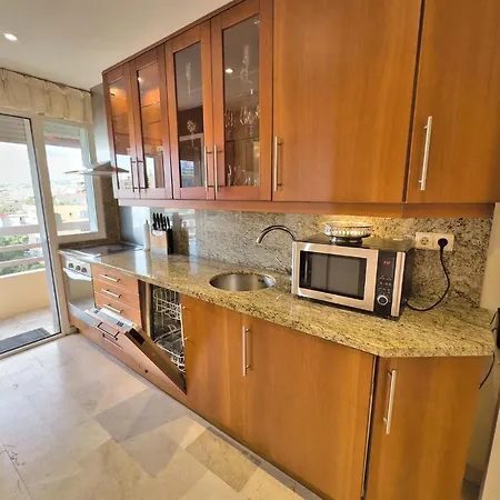 Pm 1-7a. Spacious Two Bedroom In Centre. * Marbellac