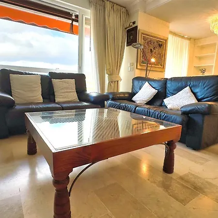 Pm 1-7a. Spacious Two Bedroom In Centre. *