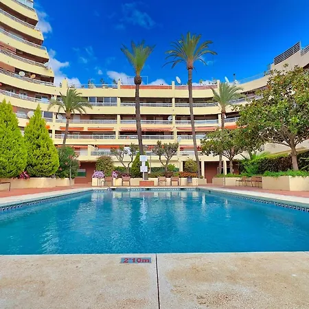 Pm 1-7a. Spacious Two Bedroom In Centre. * Marbellac