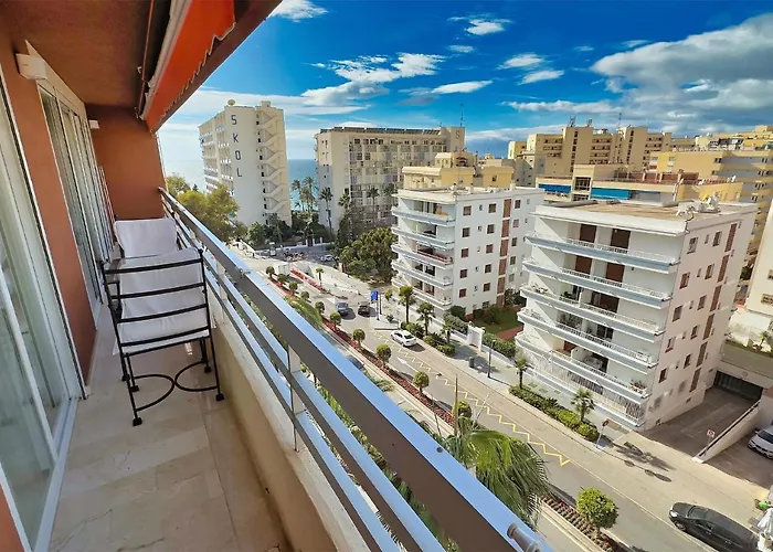 Pm 1-7a. Spacious Two Bedroom In Centre. דירה *