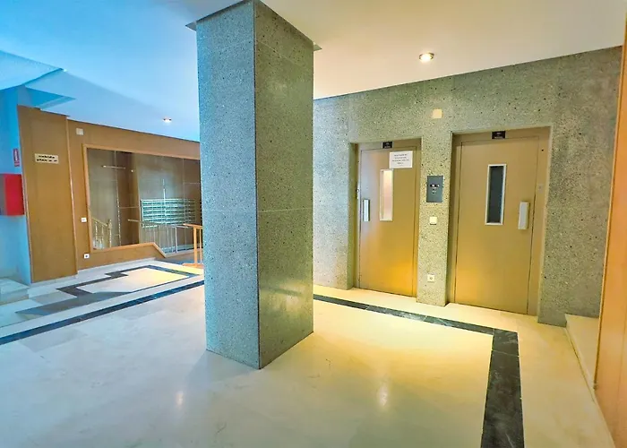 דירה Pm 1-7a. Spacious Two Bedroom In Centre.
