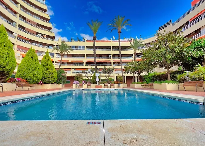 Pm 1-7a. Spacious Two Bedroom In Centre. * מארבלה