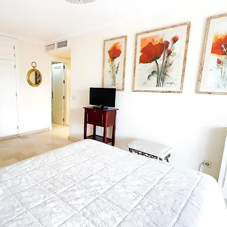 Pm 1-7a. Spacious Two Bedroom In Centre. * Marbella