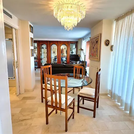 Lejlighed Pm 1-7a. Spacious Two Bedroom In Centre. *