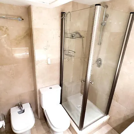 Pm 1-7a. Spacious Two Bedroom In Centre. Marbella