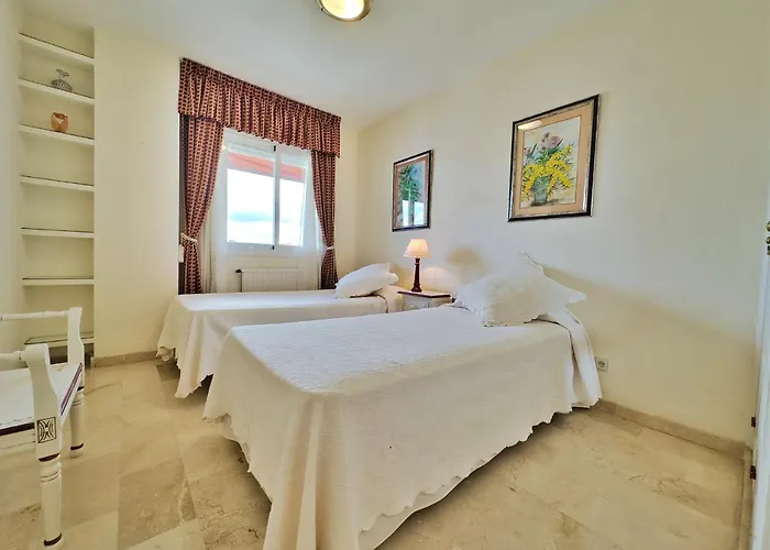 Pm 1-7a. Spacious Two Bedroom In Centre. Апартаменты Марбелья