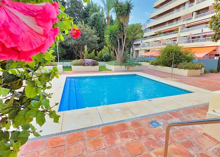 アパート Pm 1-7a. Spacious Two Bedroom In Centre.